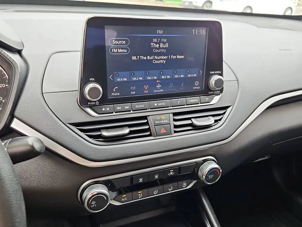 Used 2020 Nissan Altima 2.5 S FWD image 11