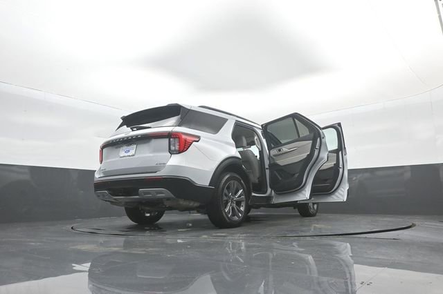 Certified 2025 Ford Explorer Active w/ Active Comfort Package AWD/4WD image 44