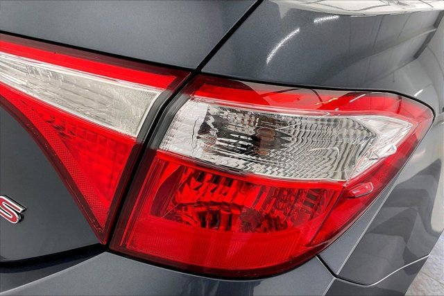 Used 2015 Toyota Corolla S image 29