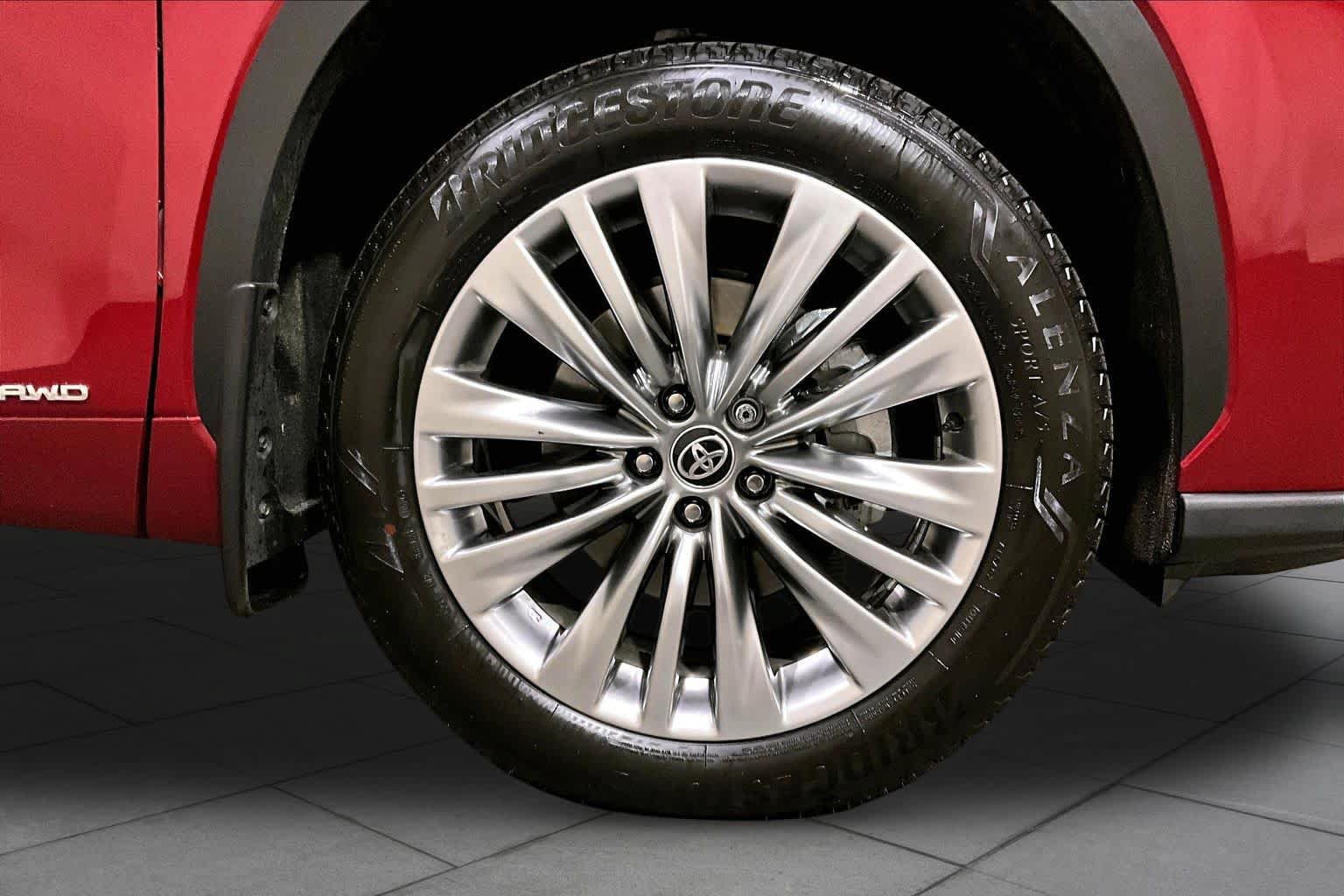 Used 2026 Toyota Highlander Platinum AWD/4WD image 10