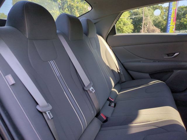 Used 2024 Hyundai Elantra SEL FWD image 31