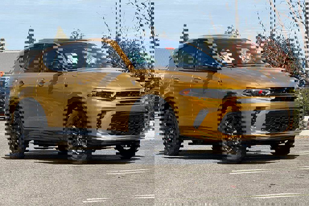 Used 2024 Dodge Hornet R/T Plus w/ R/T Blacktop Package image 2