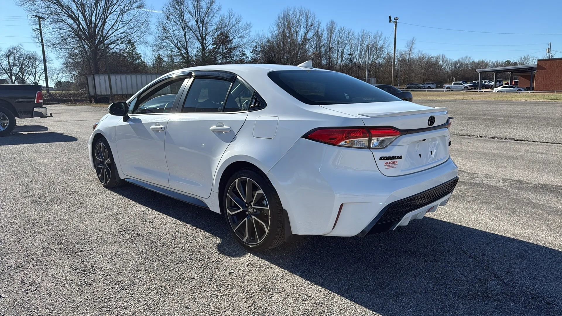 Used 2022 Toyota Corolla SE FWD image 3