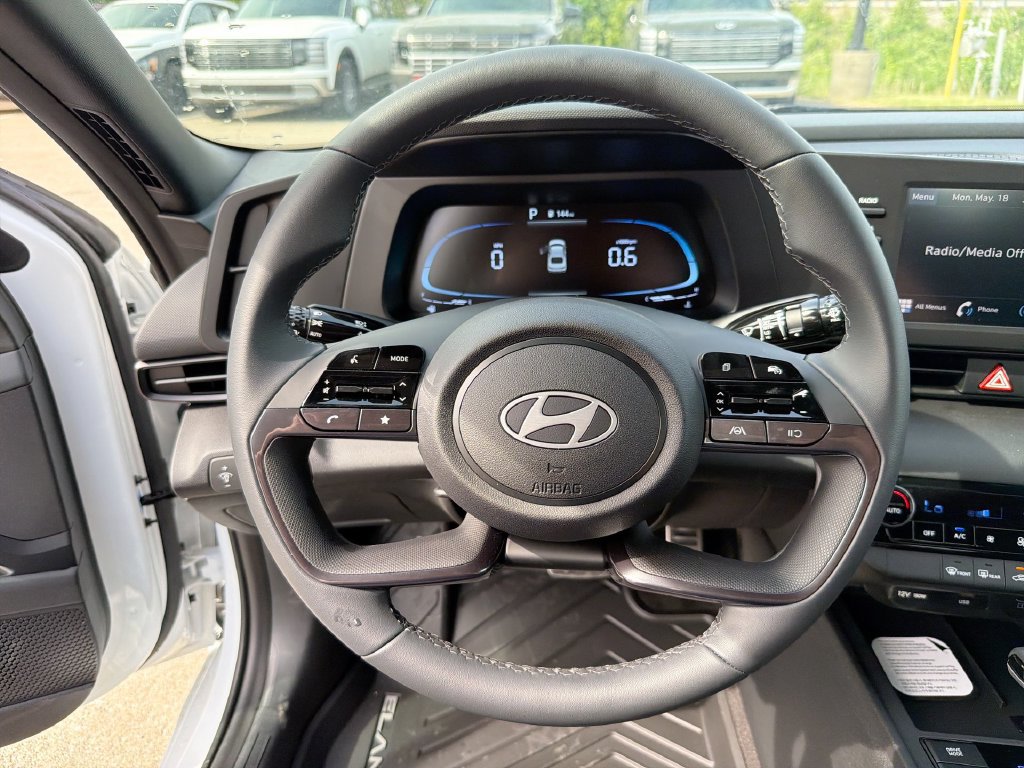New 2026 Hyundai Elantra Sport FWD image 11