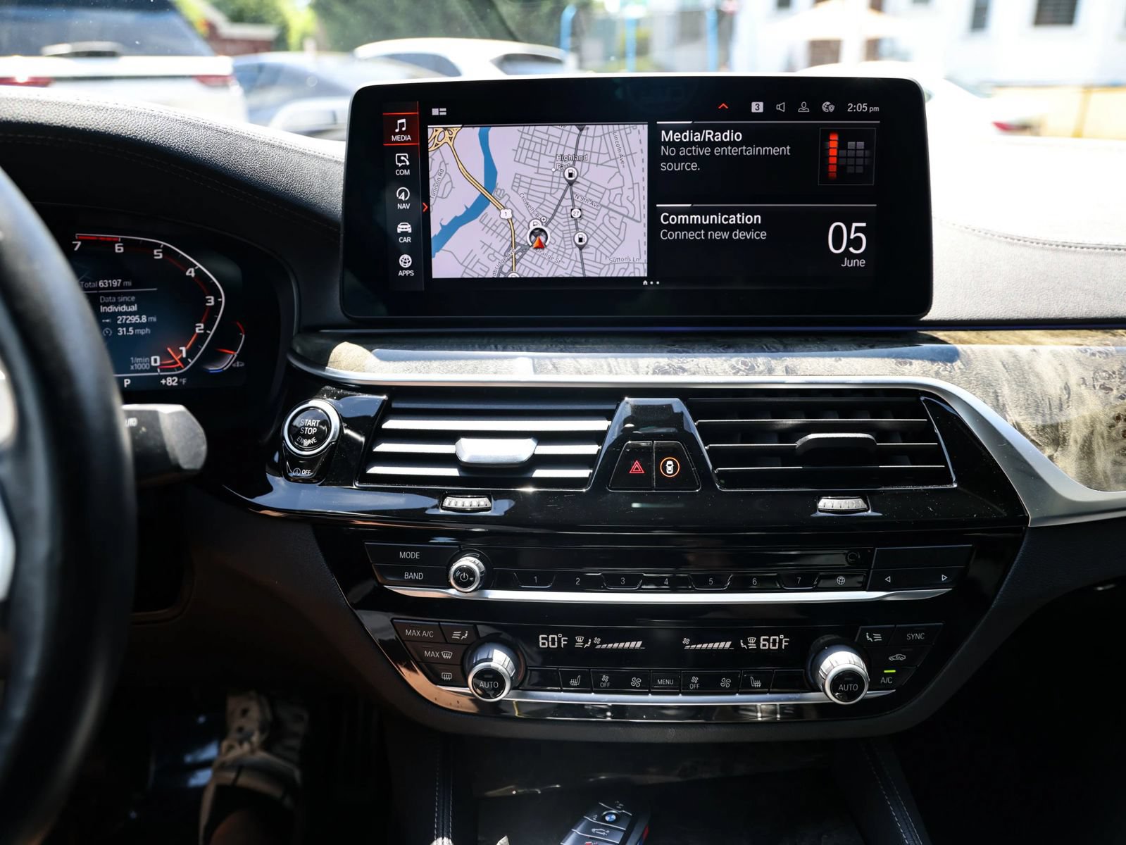 Used 2022 BMW M550i xDrive AWD/4WD image 20