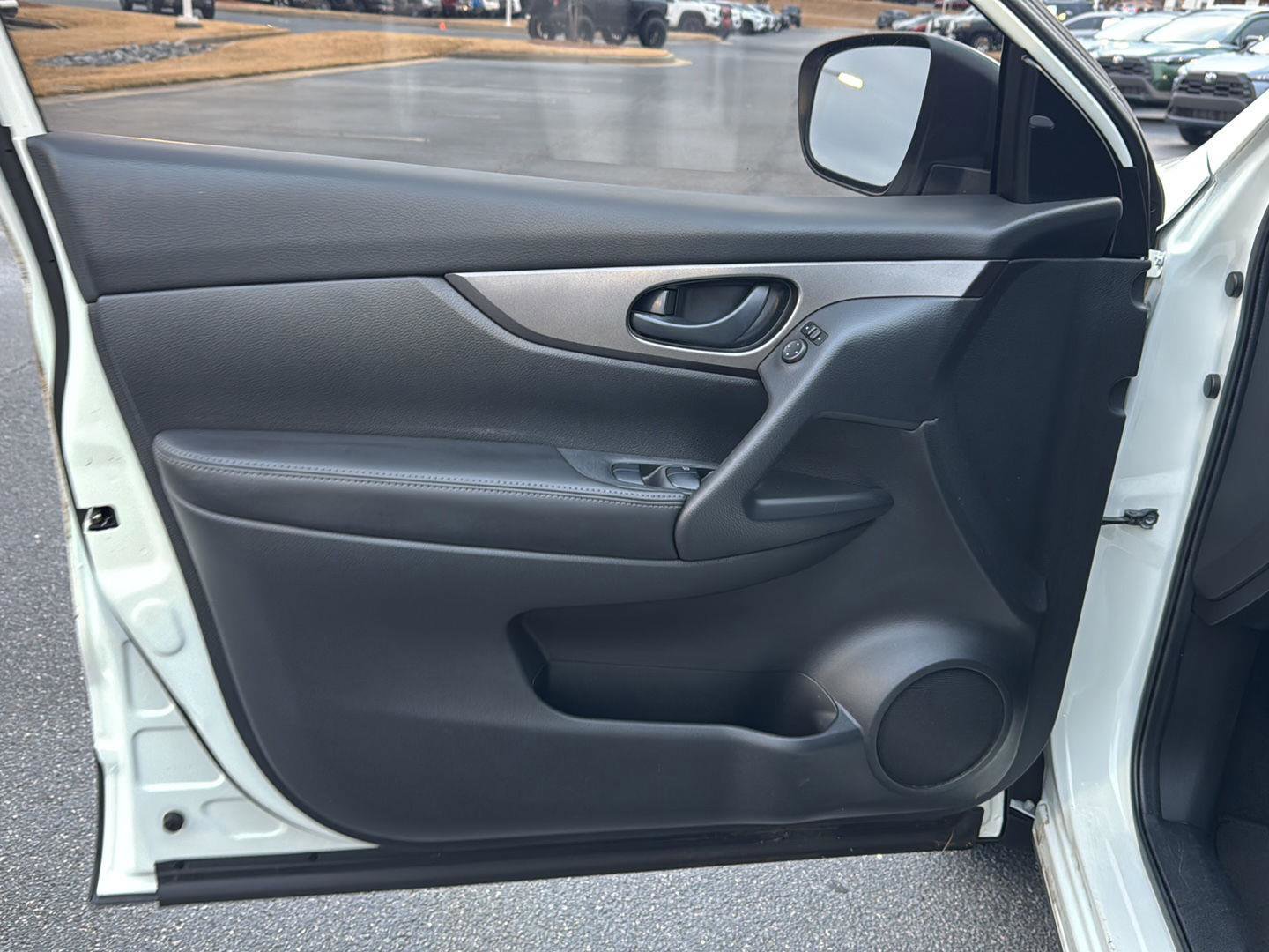 Used 2020 Nissan Rogue Sport S w/ Appearance Package image 14