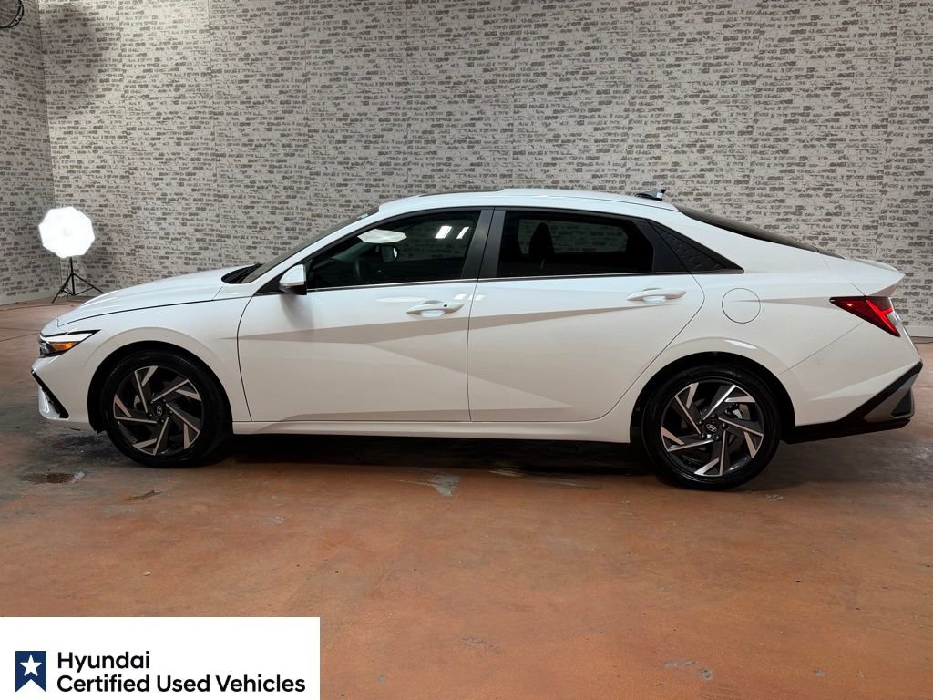 Certified 2025 Hyundai Elantra SEL FWD image 4
