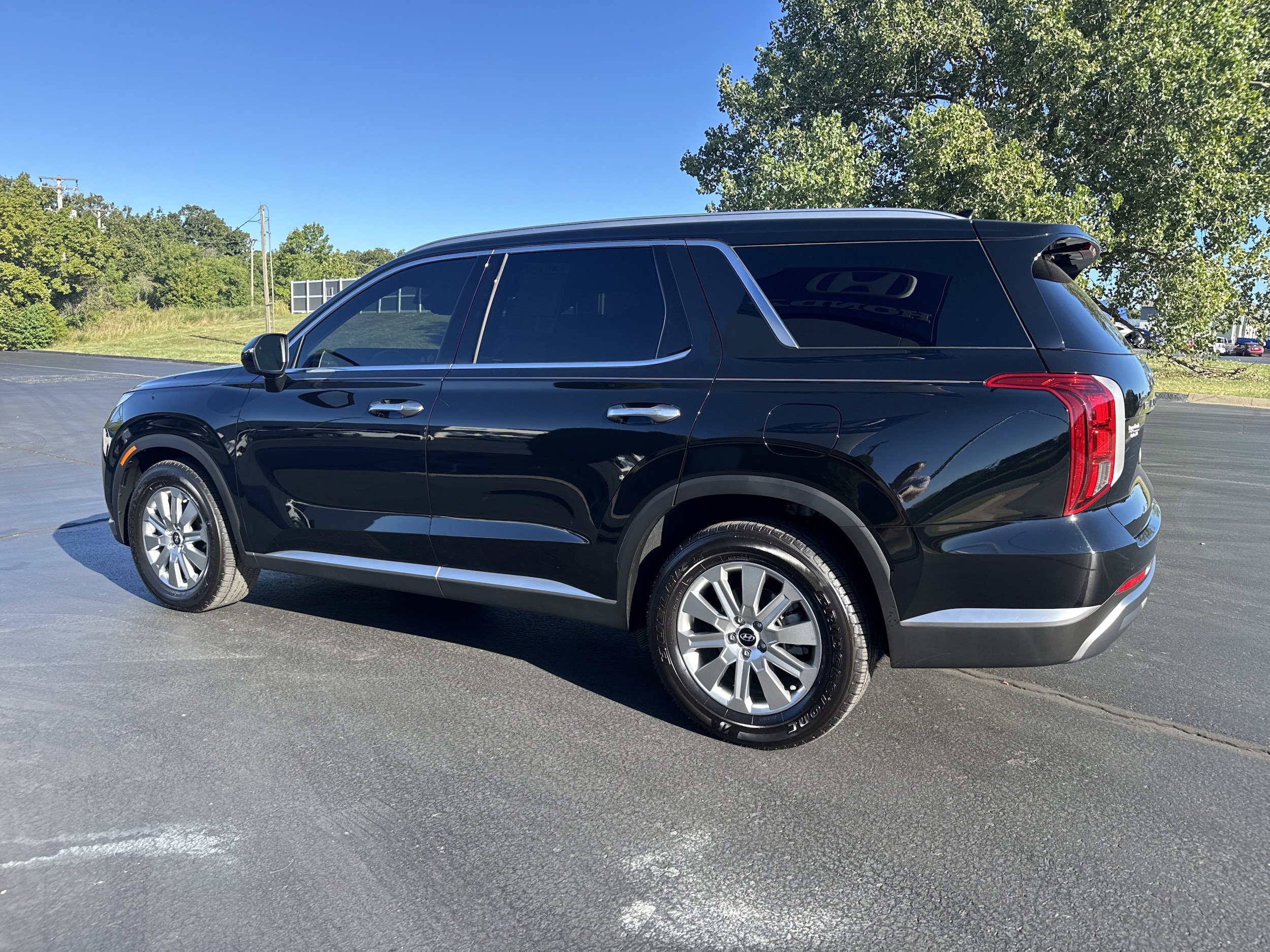 Used 2023 Hyundai Palisade SEL AWD/4WD image 3