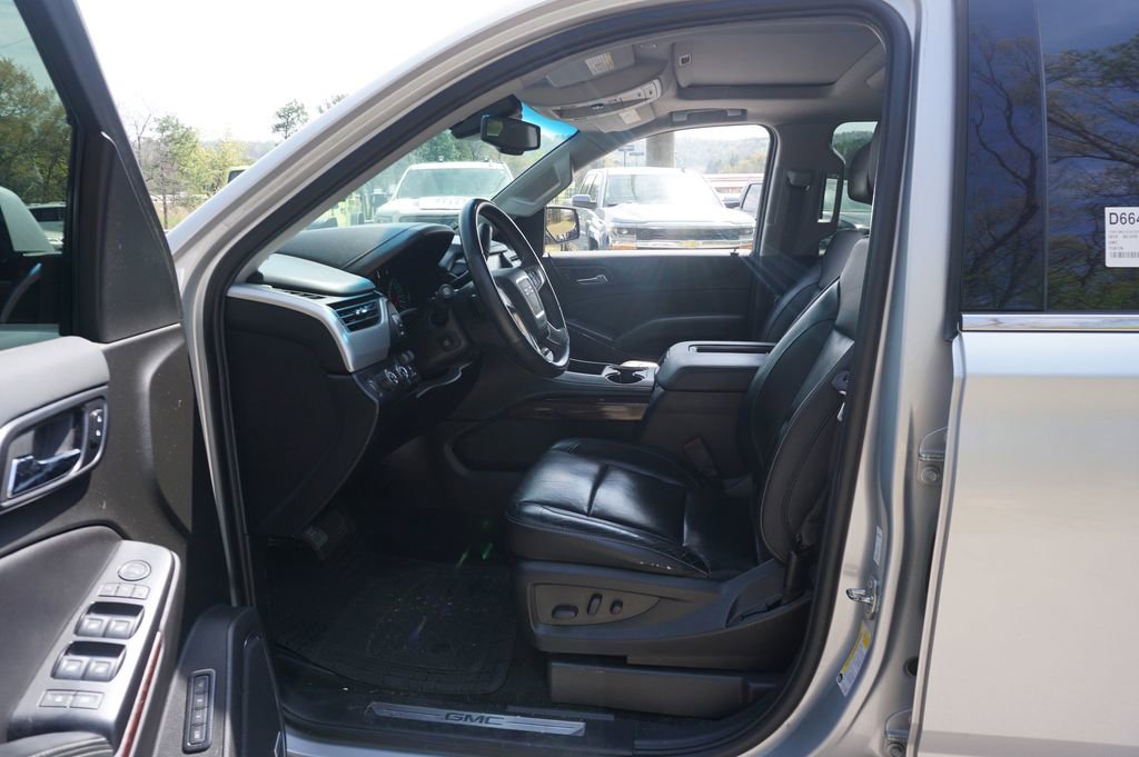 Used 2018 GMC Yukon SLT w/ Premium Edition image 2