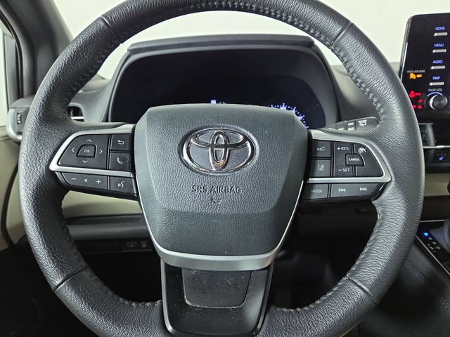 Used 2023 Toyota Sienna XLE AWD/4WD image 22