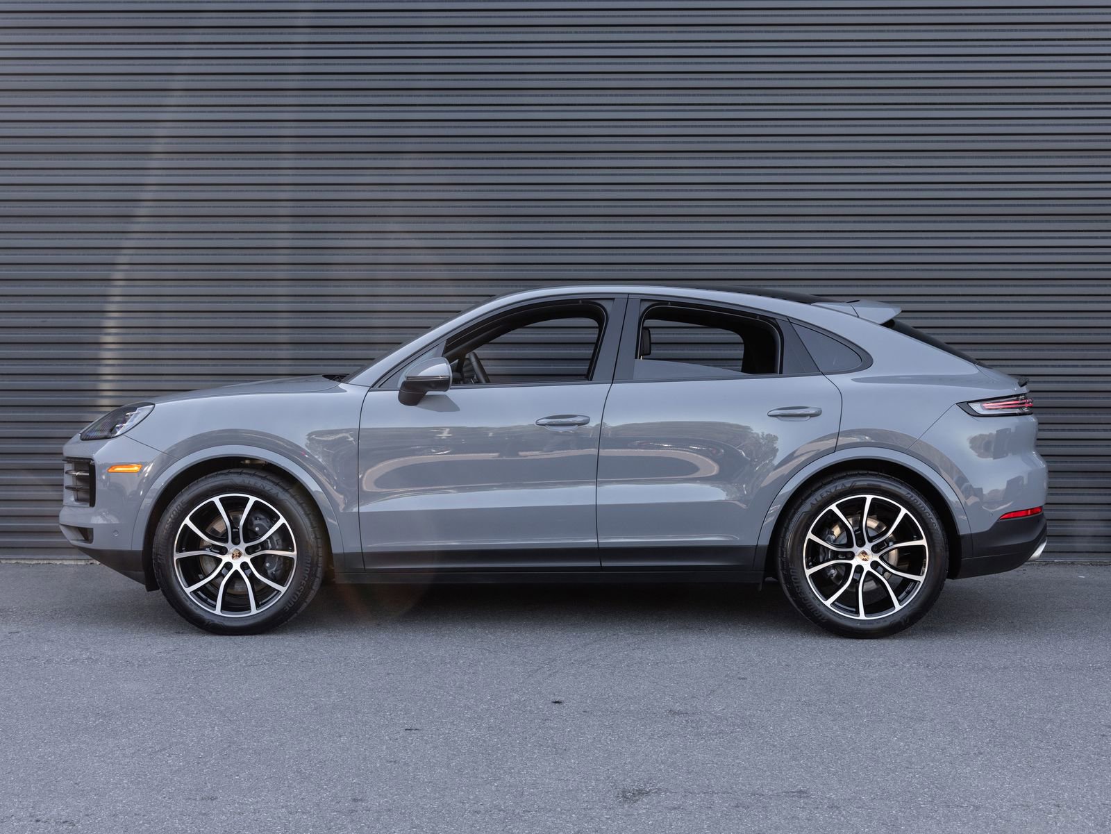 Certified 2026 Porsche Cayenne Coupe image 2