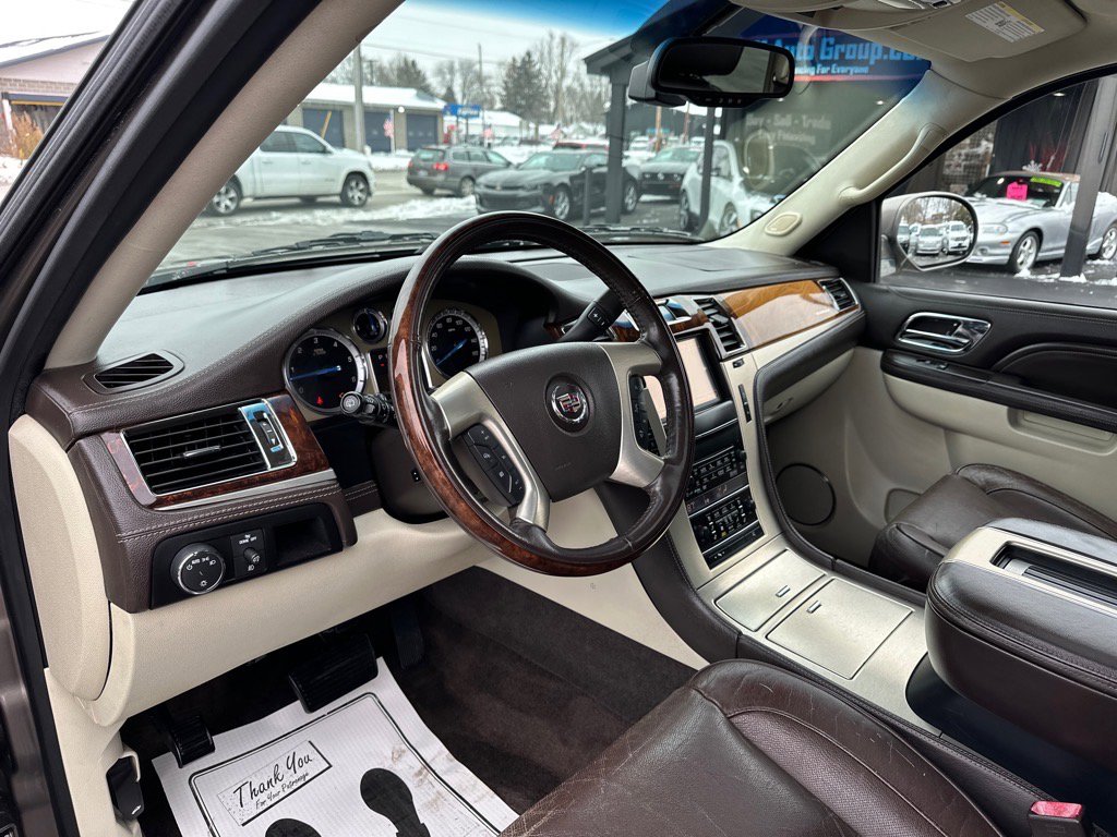 Used 2014 Cadillac Escalade Platinum image 14