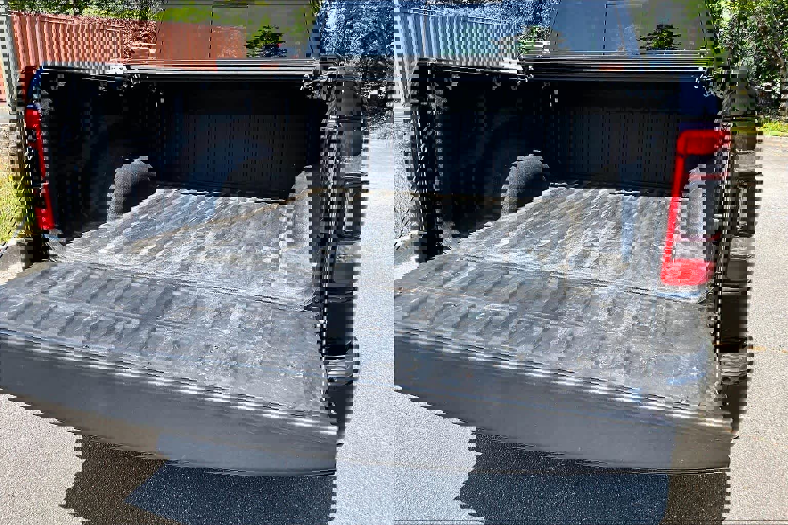 Used 2019 RAM 1500 Laramie AWD/4WD image 33