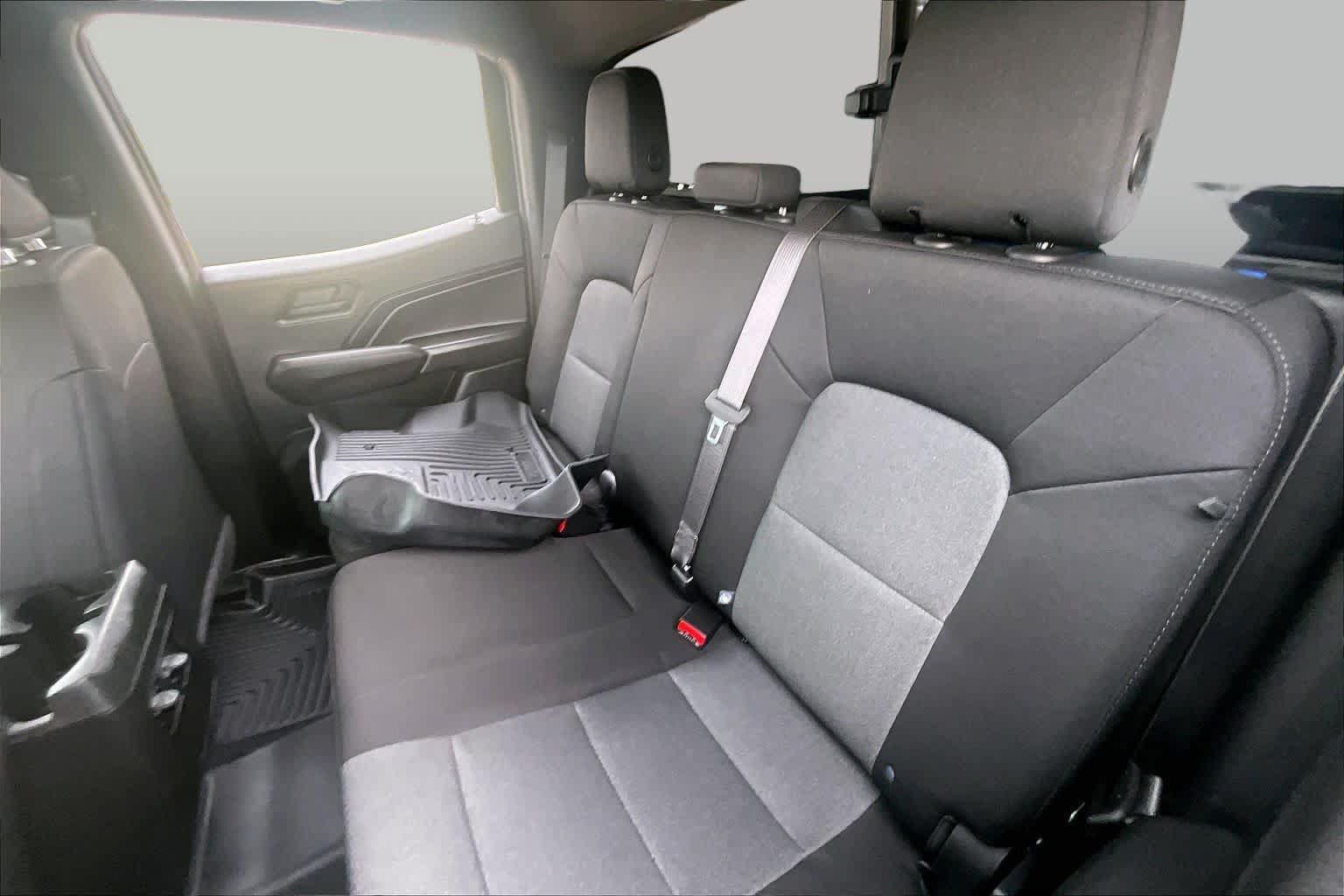 Used 2025 Chevrolet Colorado Trail Boss AWD/4WD image 19