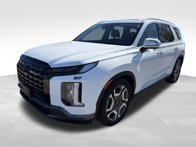 Used 2023 Hyundai Palisade Limited w/ Winter Package AWD/4WD image 3