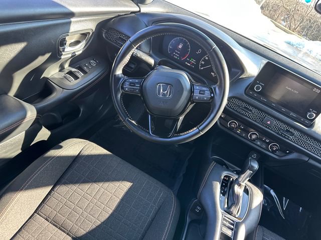 Used 2025 Honda HR-V Sport image 18