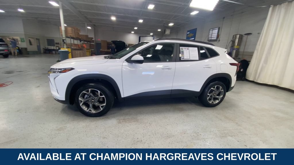 Used 2024 Chevrolet Trax LT w/ Driver Confidence Package FWD image 6