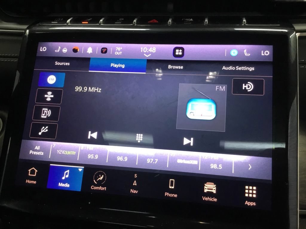Used 2024 Jeep Grand Cherokee Overland w/ Luxury Tech Group IV AWD/4WD image 30