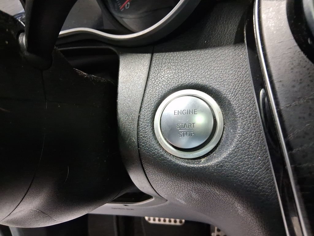 Used 2019 Mercedes-Benz GLC 300 image 24