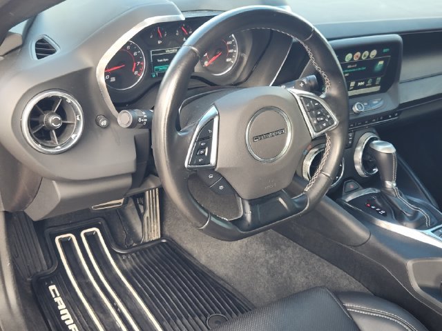 Used 2018 Chevrolet Camaro LT RWD image 28