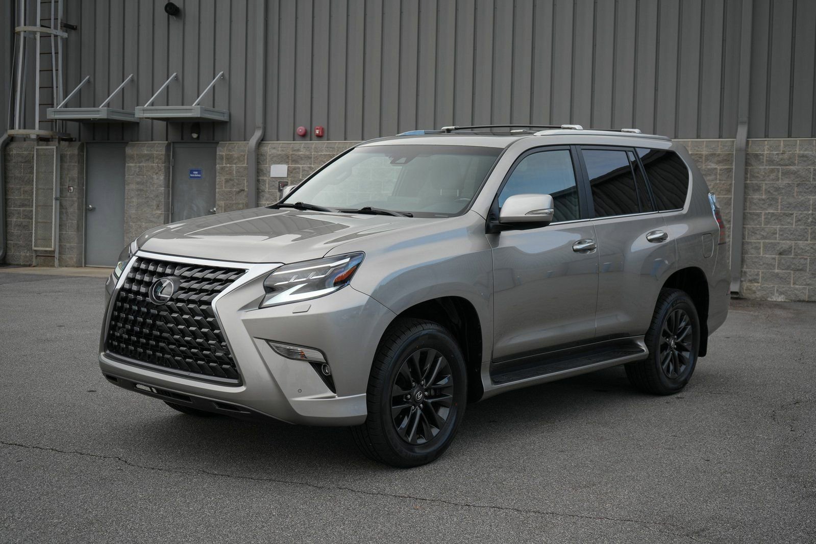 Used 2023 Lexus GX 460 Premium AWD/4WD image 3