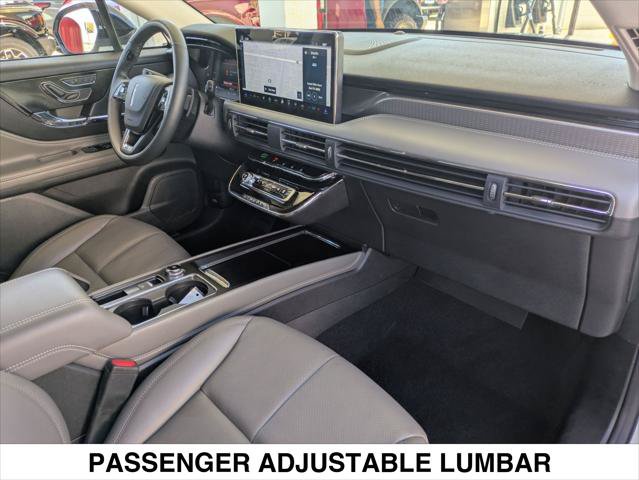 Used 2024 Lincoln Corsair Reserve w/ Equipment Group 201A FWD image 27