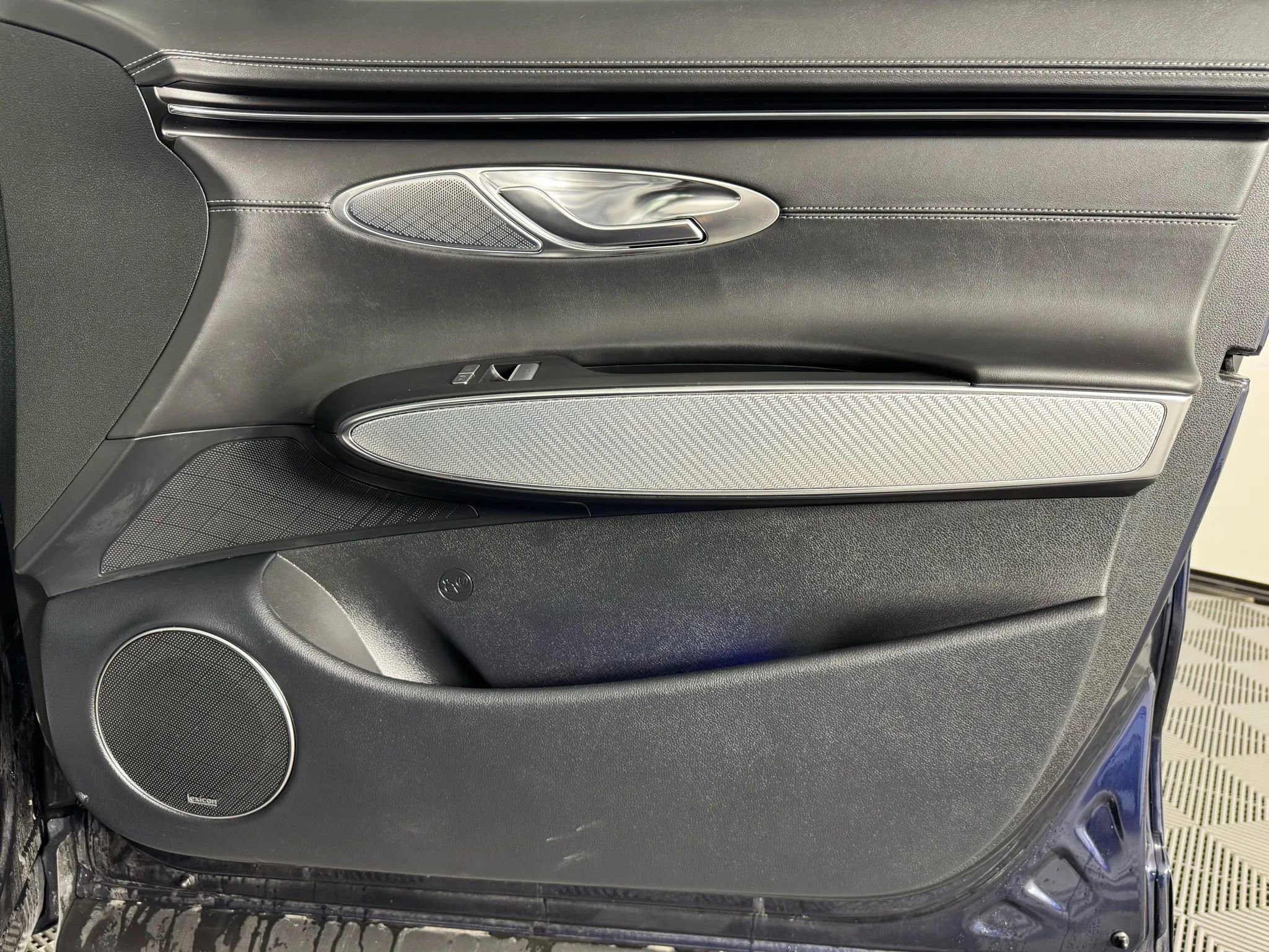 Used 2023 Genesis GV70 2.5T w/ Sport Prestige Package image 46