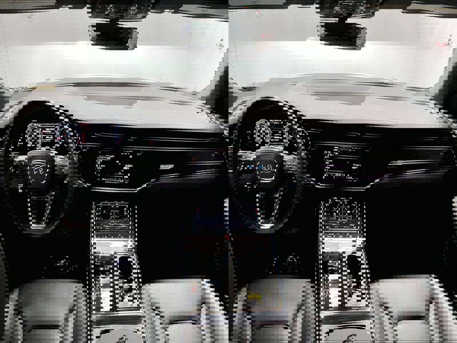 Used 2023 Audi Q8 Prestige w/ Prestige Package image 17