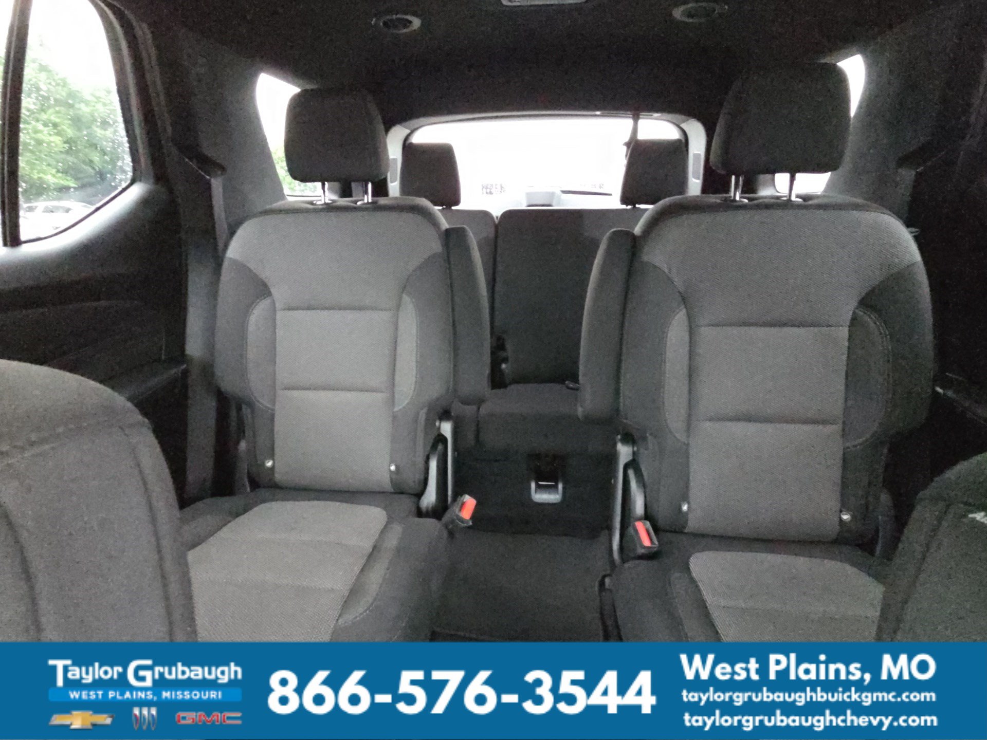 Used 2023 Chevrolet Traverse LT FWD image 25