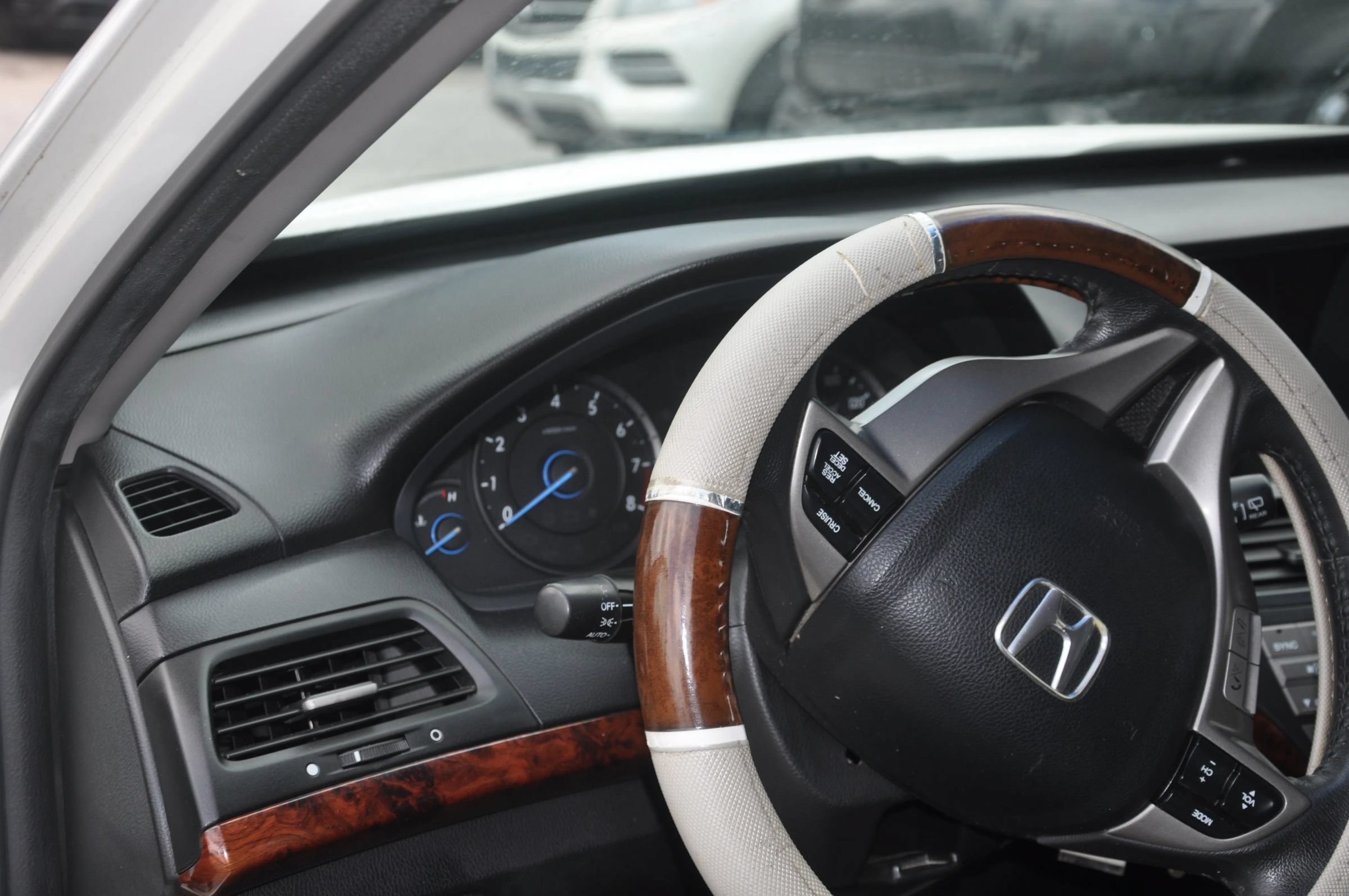 Used 2012 Honda Crosstour EX-L image 33