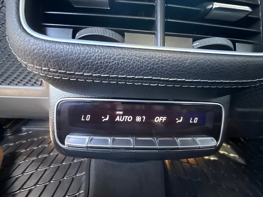 Used 2025 Mercedes-Benz GLS 450 4MATIC image 12
