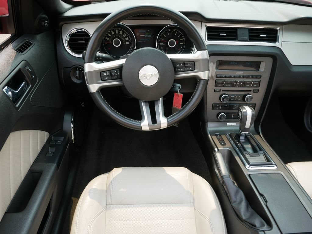 Used 2014 Ford Mustang Premium RWD image 16