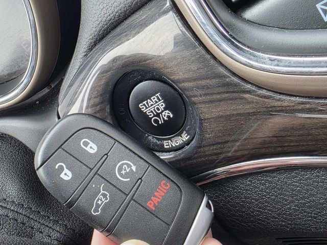 Used 2015 Jeep Grand Cherokee Overland image 17