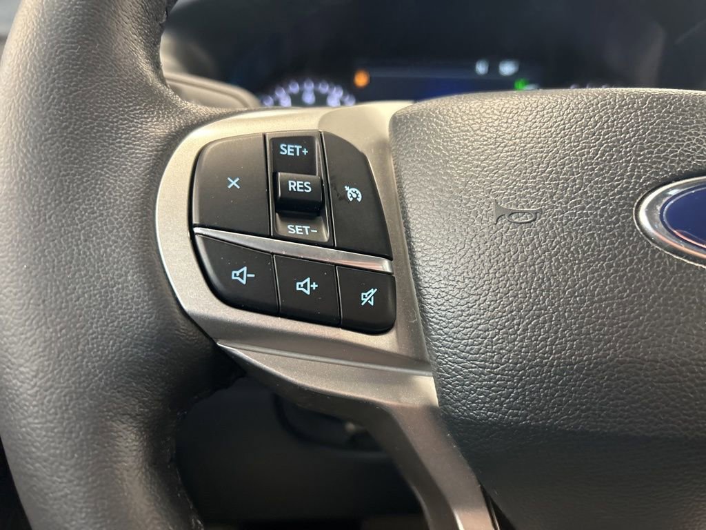 Used 2023 Ford Explorer XLT w/ Equipment Group 202A AWD/4WD image 8