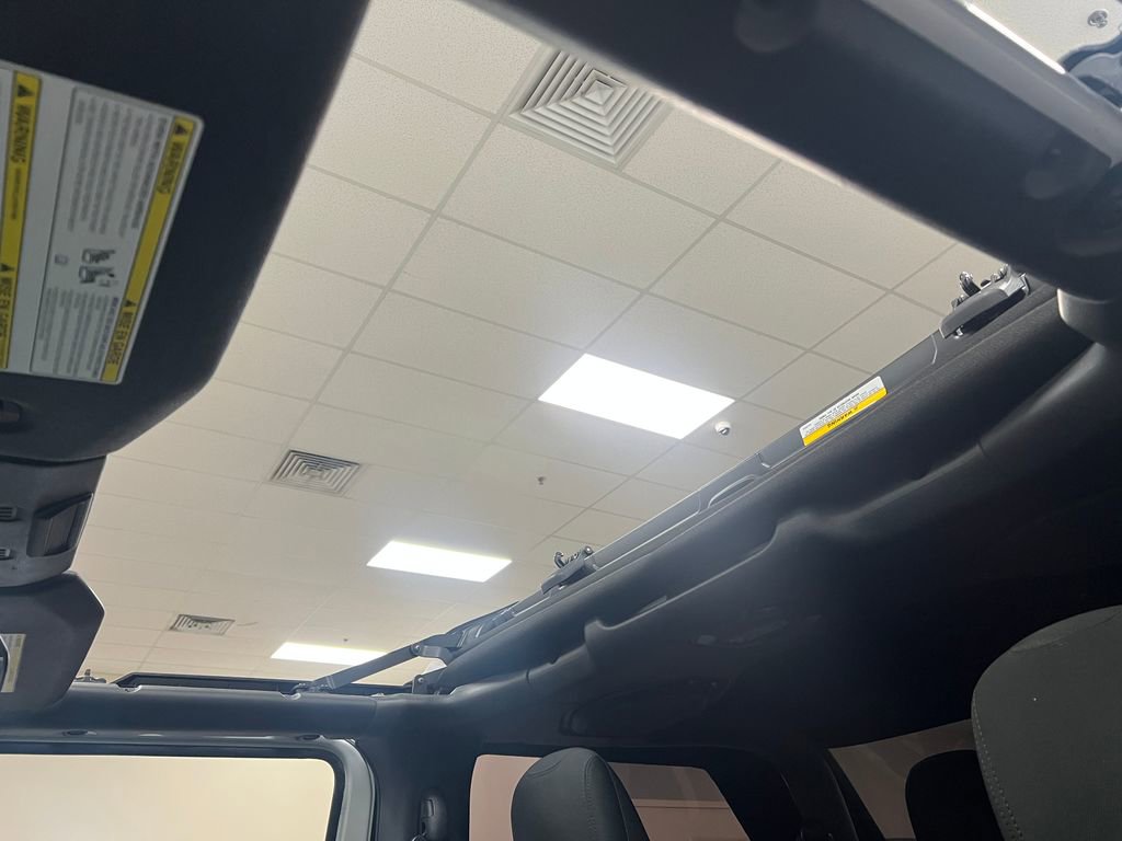 Used 2020 Jeep Wrangler Sport AWD/4WD image 22