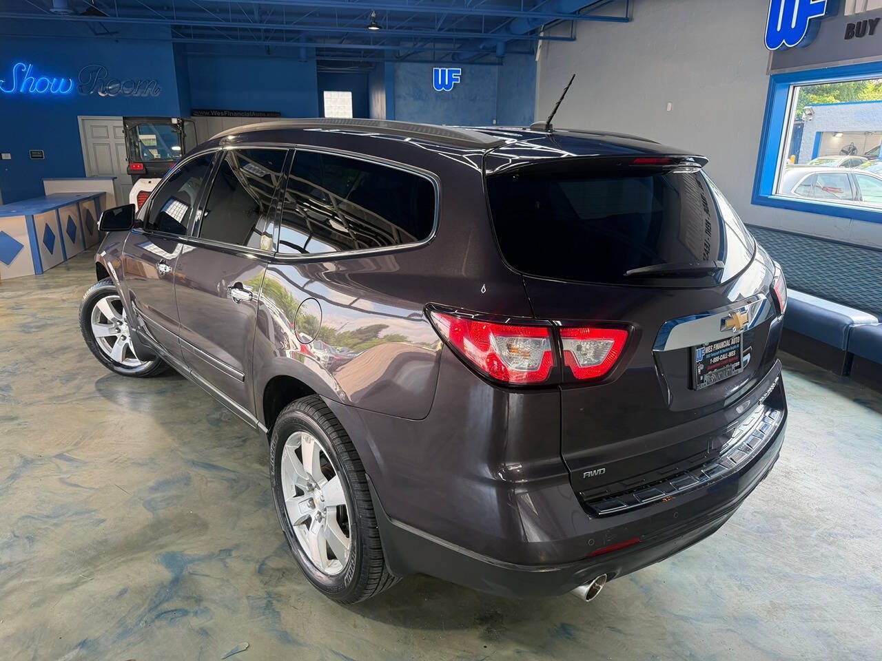 Used 2015 Chevrolet Traverse LTZ AWD/4WD image 7