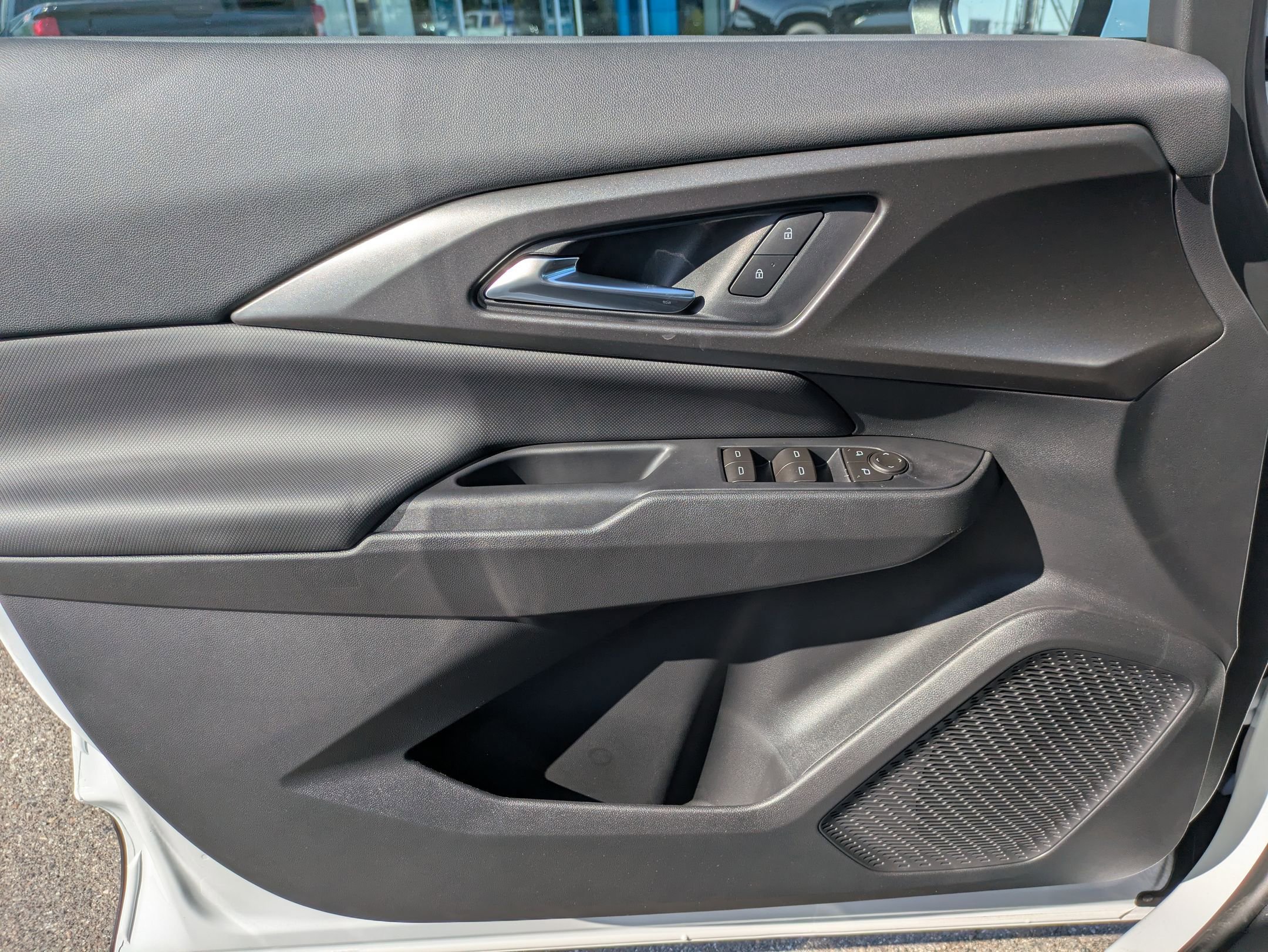 Used 2026 Chevrolet Equinox EV LT image 25