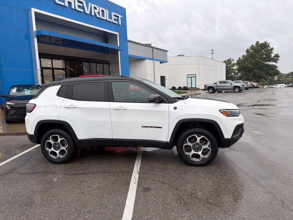 Used 2022 Jeep Compass Trailhawk w/ Trailhawk Elite Group AWD/4WD image 2