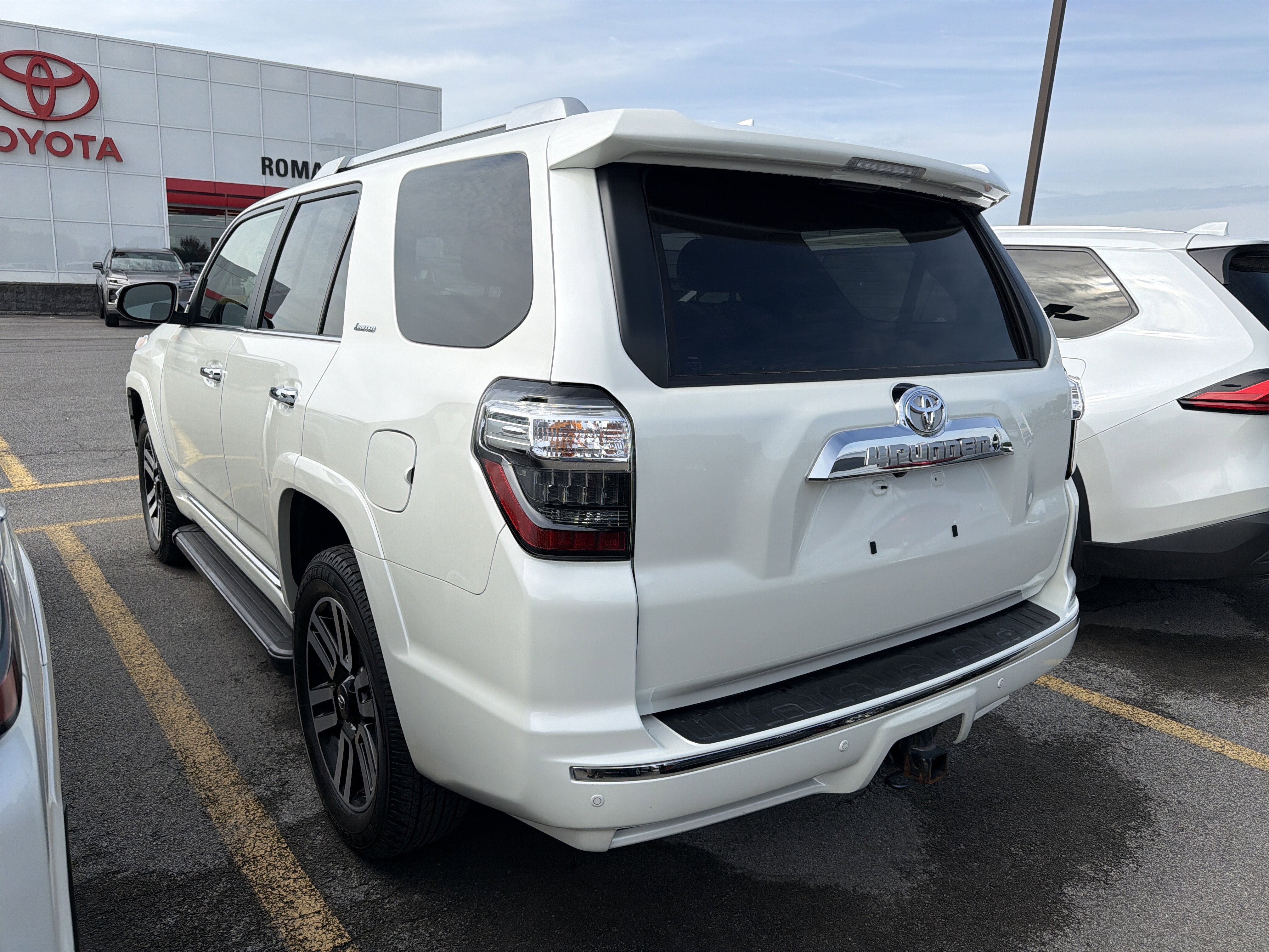 Used 2023 Toyota 4Runner Limited AWD/4WD image 5