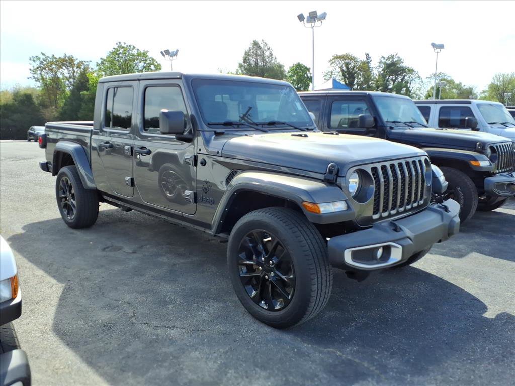 Used 2022 Jeep Gladiator Sport AWD/4WD image 1