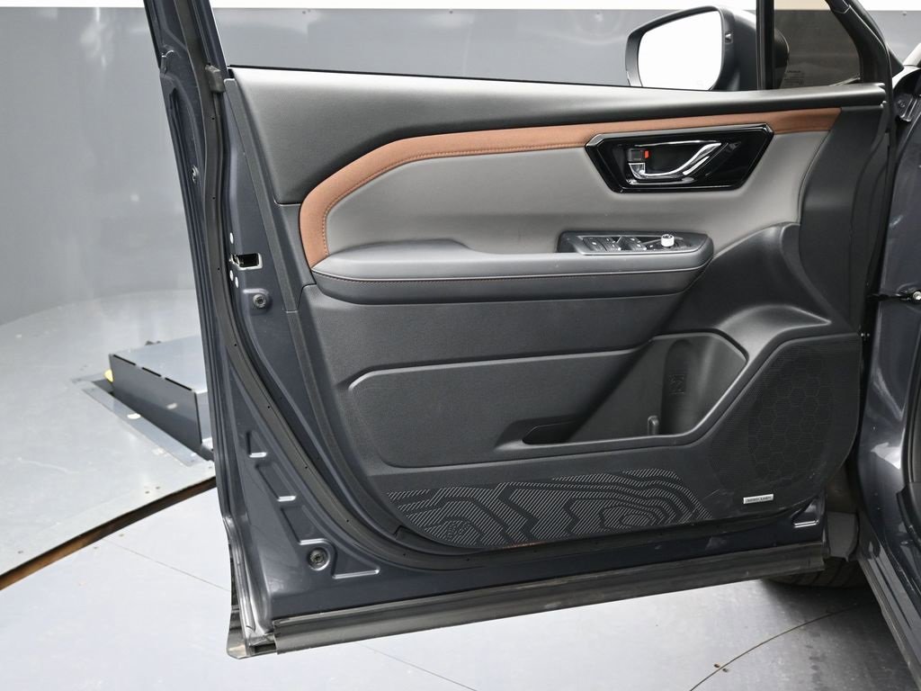 Used 2025 Subaru Forester Sport image 39