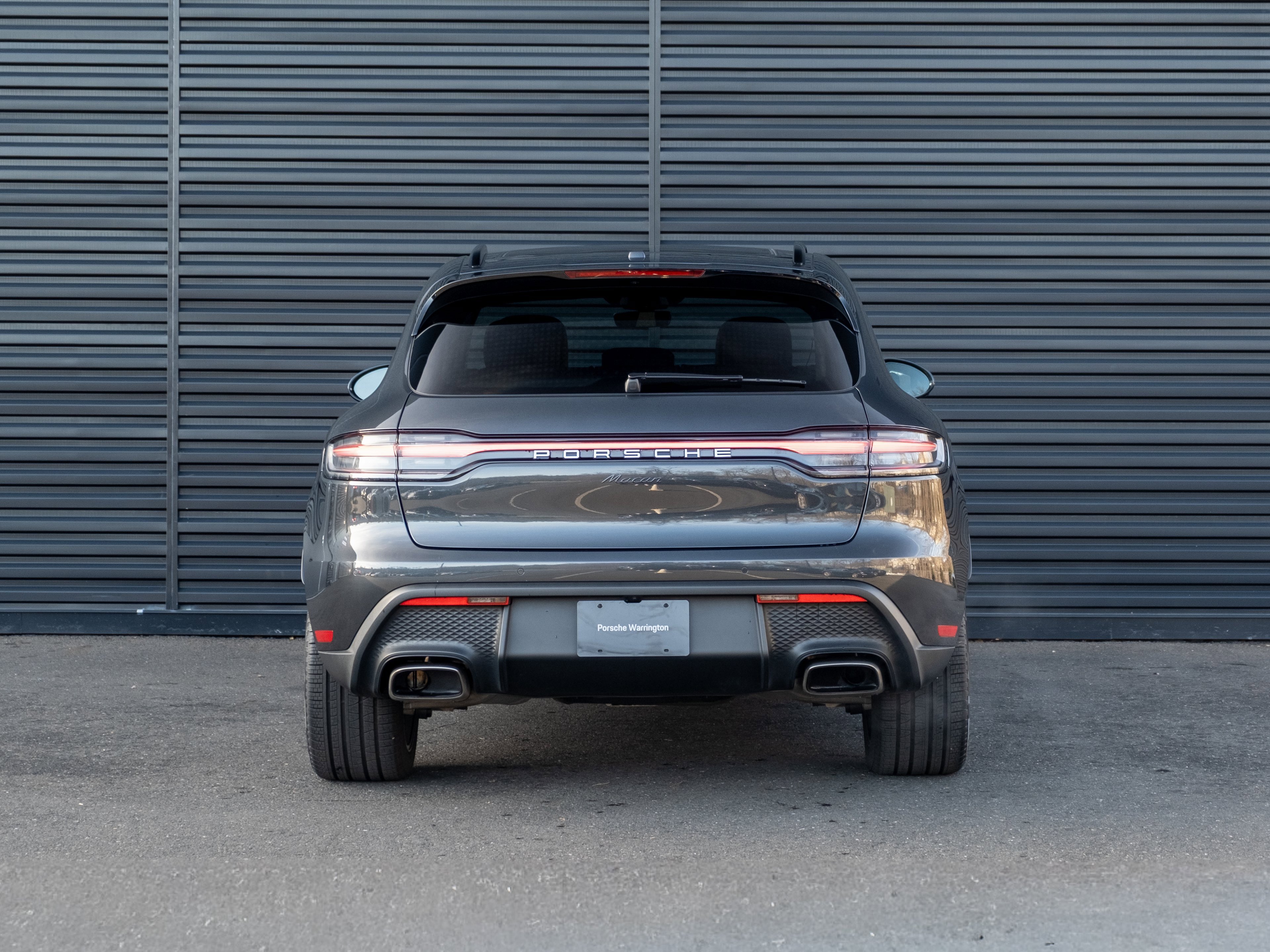 Certified 2025 Porsche Macan image 7