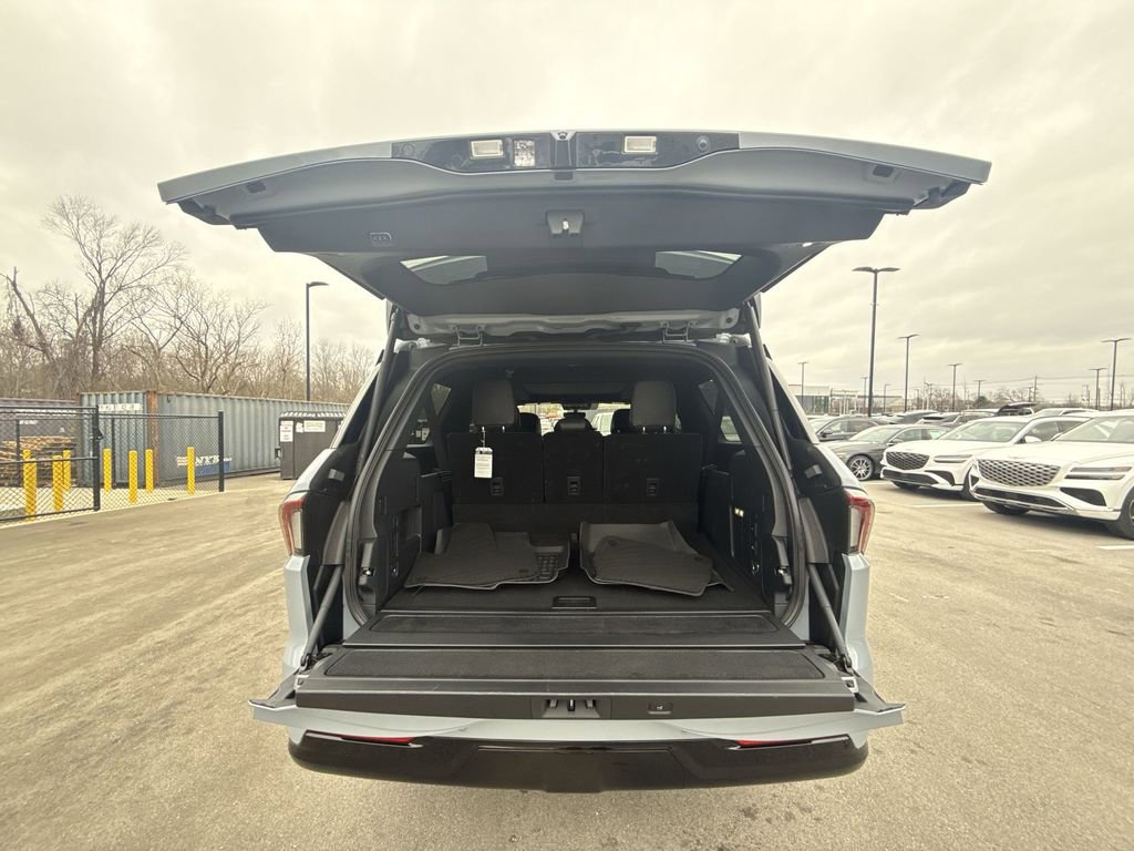 Used 2025 Lincoln Navigator L Reserve w/ Jet Appearance Package image 24