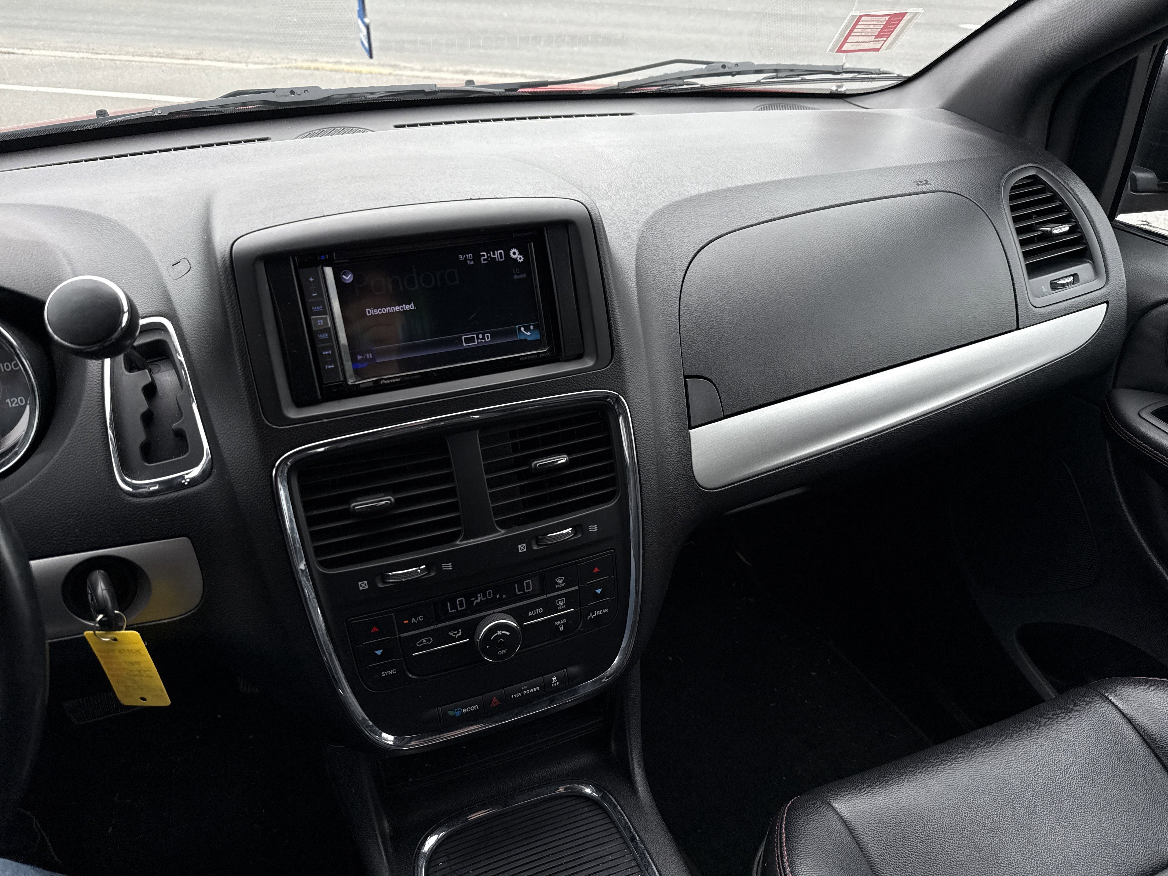 Used 2015 Dodge Grand Caravan R/T image 23