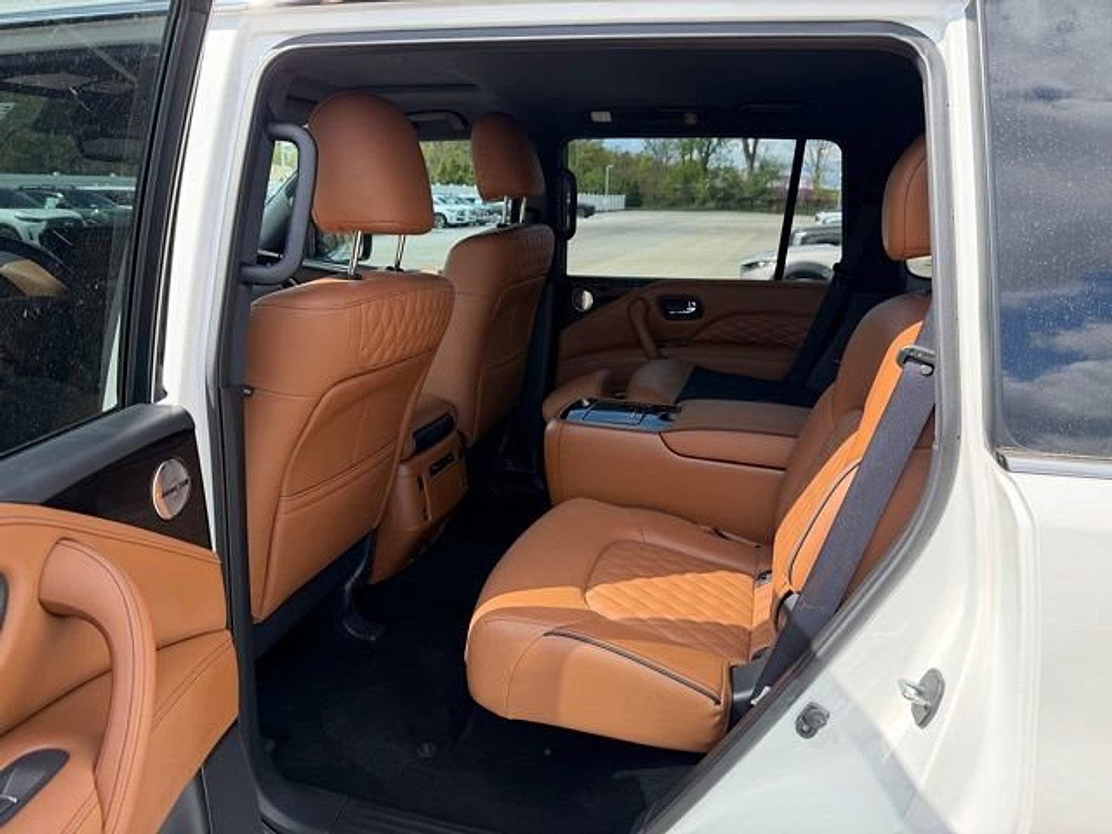 Certified 2024 INFINITI QX80 Sensory image 10
