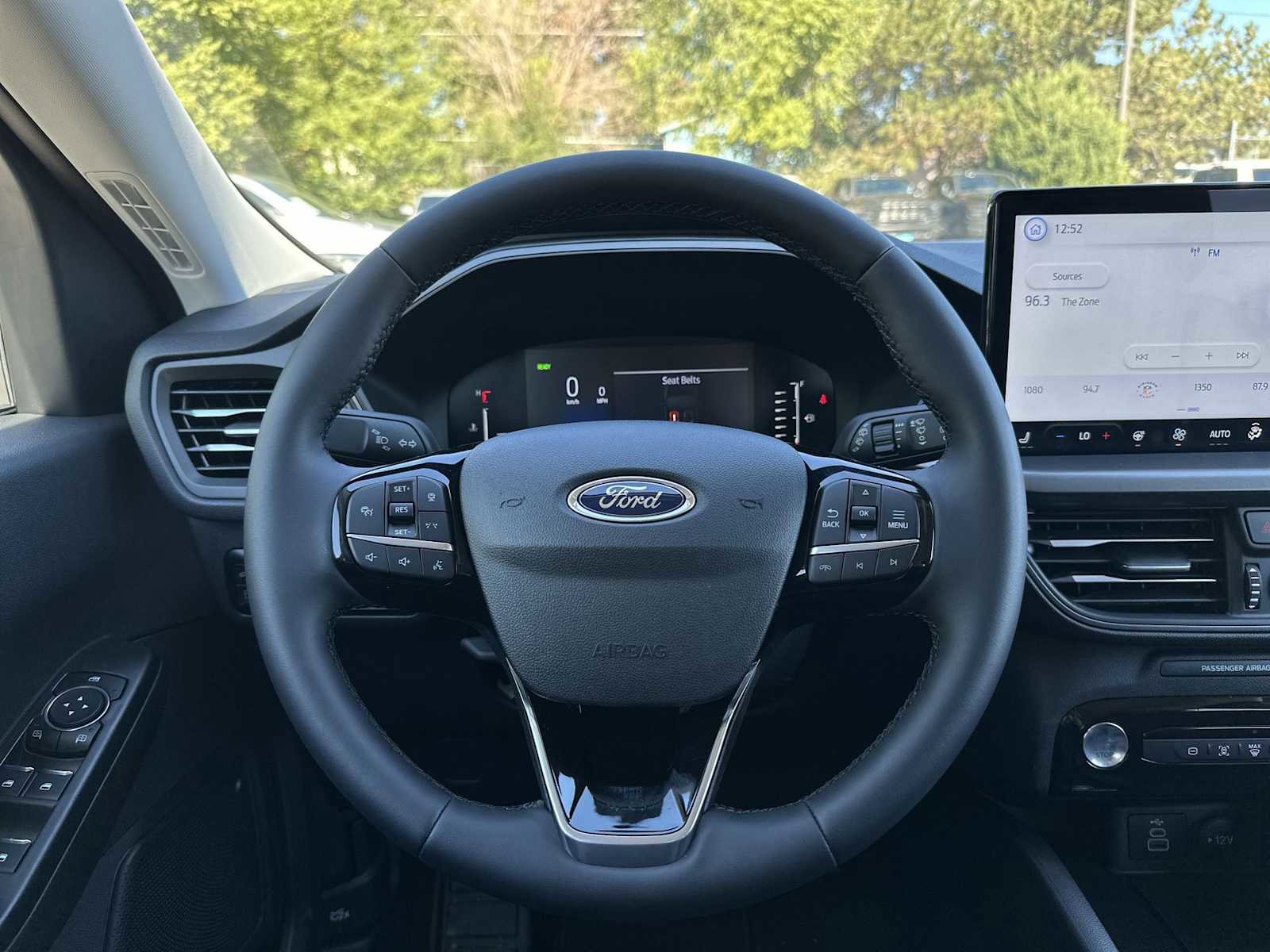 Used 2024 Ford Escape SE image 11