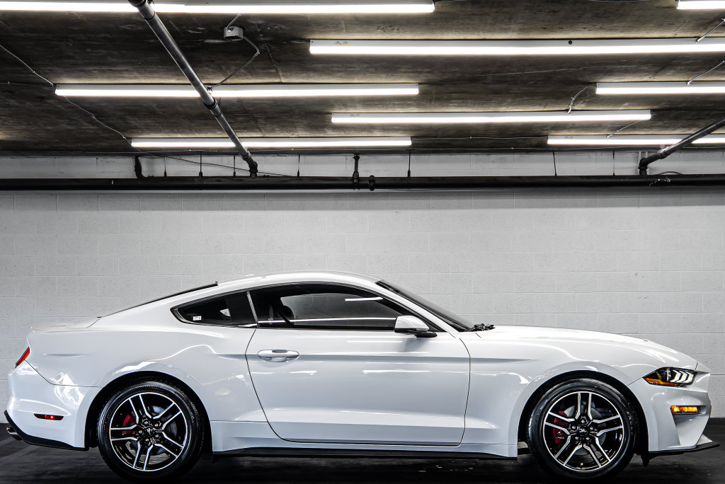 Used 2020 Ford Mustang Premium RWD image 6
