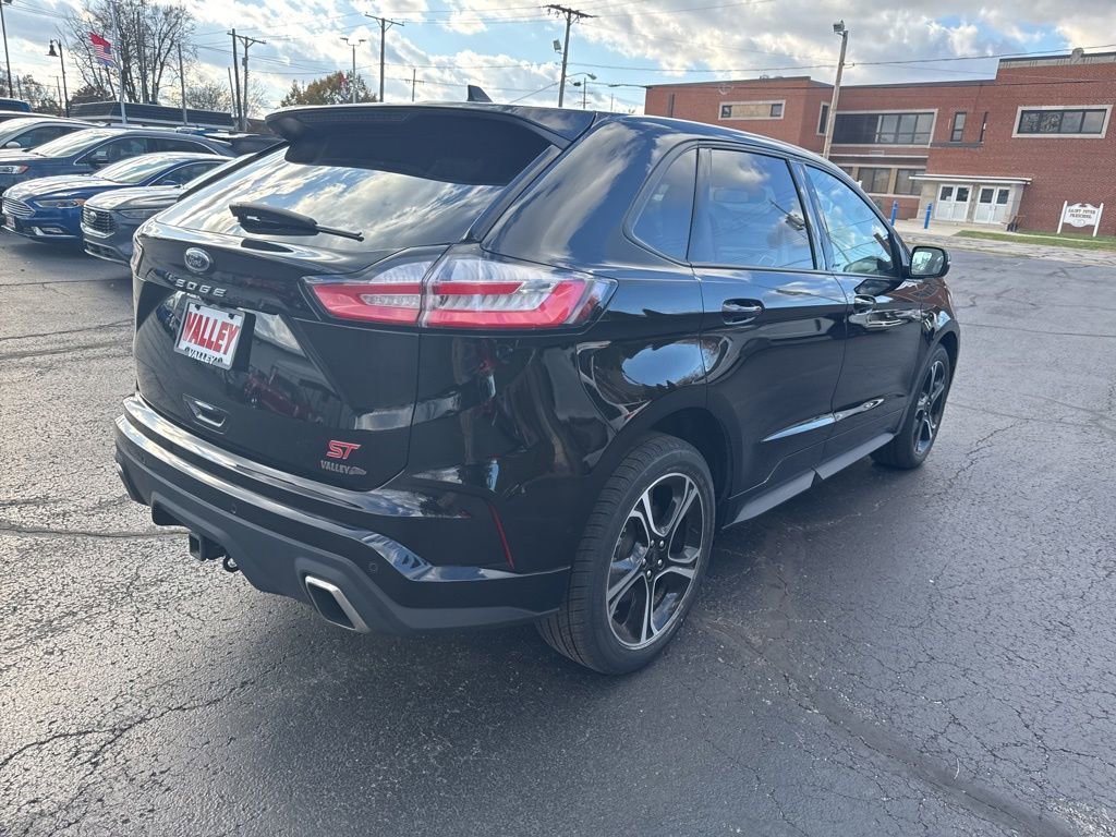 Used 2022 Ford Edge ST image 9