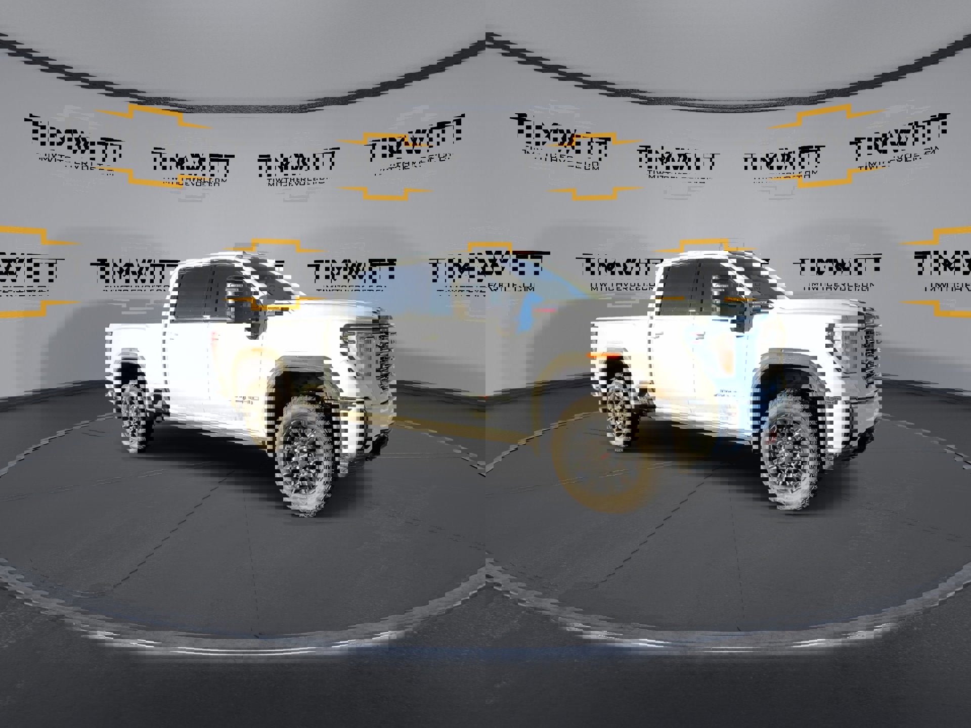 Used 2024 GMC Sierra 2500 AT4 w/ AT4 Premium Plus Package image 3