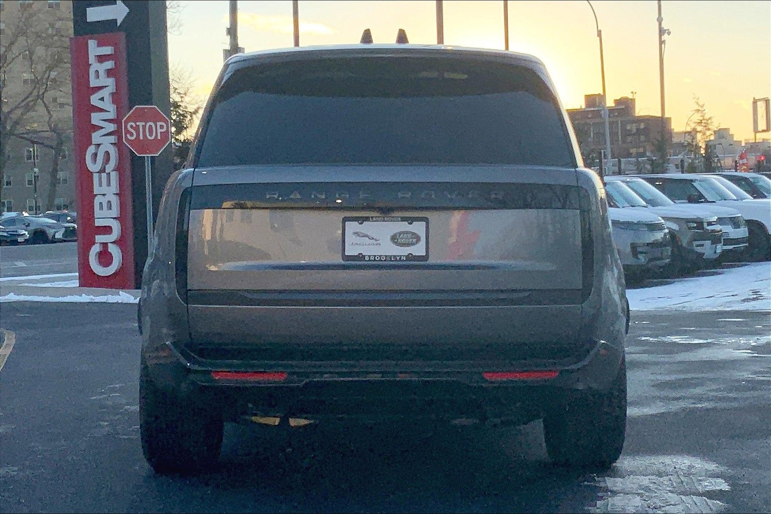 New 2025 Land Rover Range Rover SE image 4